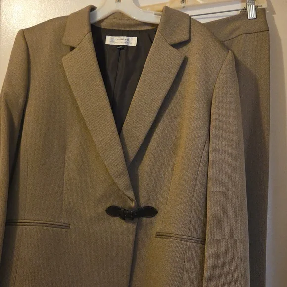TAHARI NWT Suit Blazer and Pants size 18 - Picture 2 of 7
